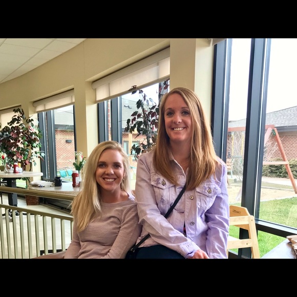 Meet your Posher, Katelynn - Picture 2 of 5